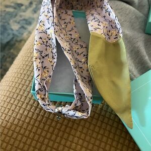 Floral Print necklace with Bead Accent